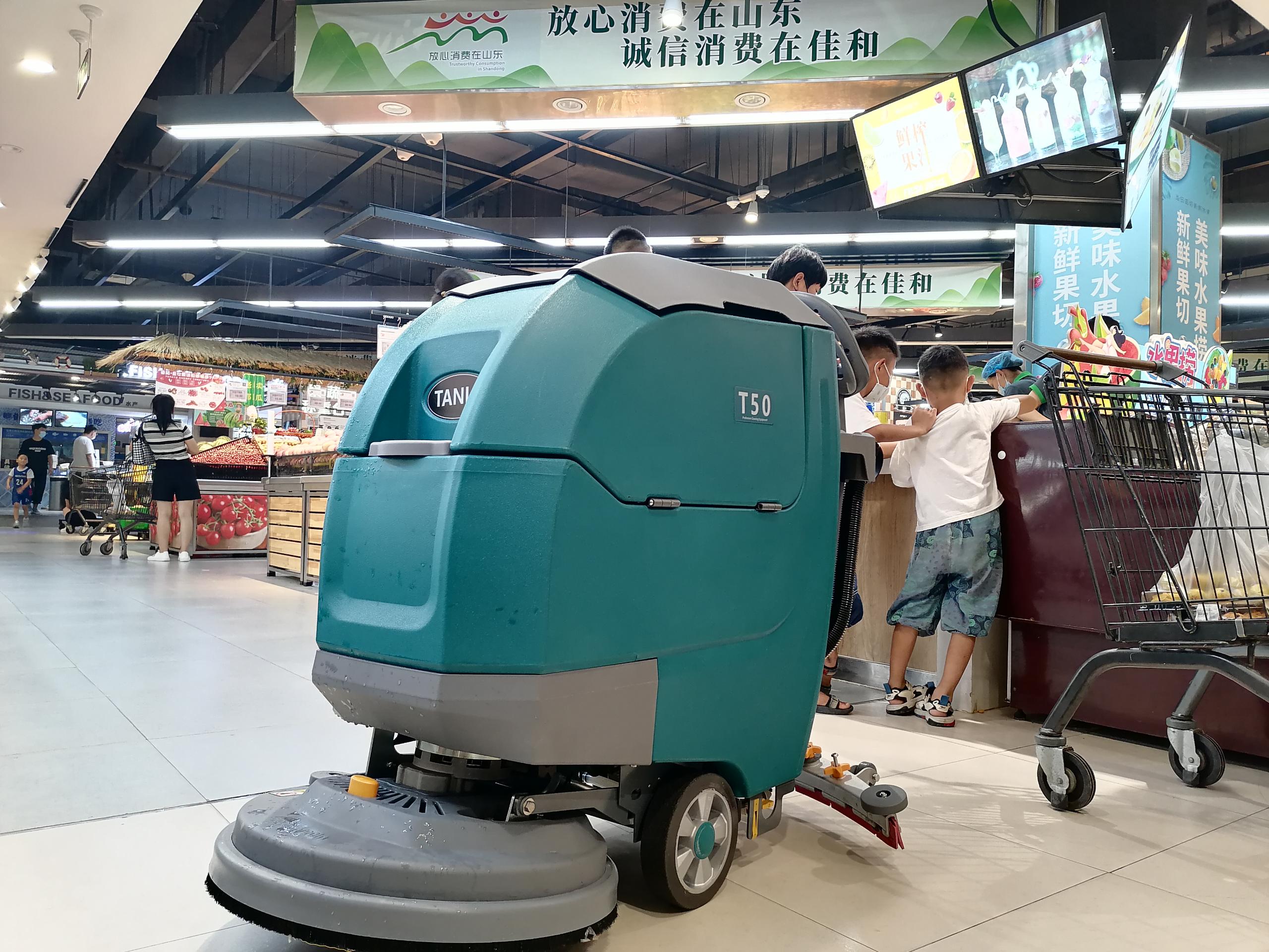 洗地機(jī)品質(zhì)是我們的承諾，您的滿意是我們的追求
