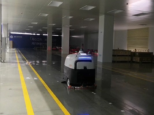 制造類(lèi)企業(yè)為何使用坦力工業(yè)智能清掃機(jī)器人替代人工？