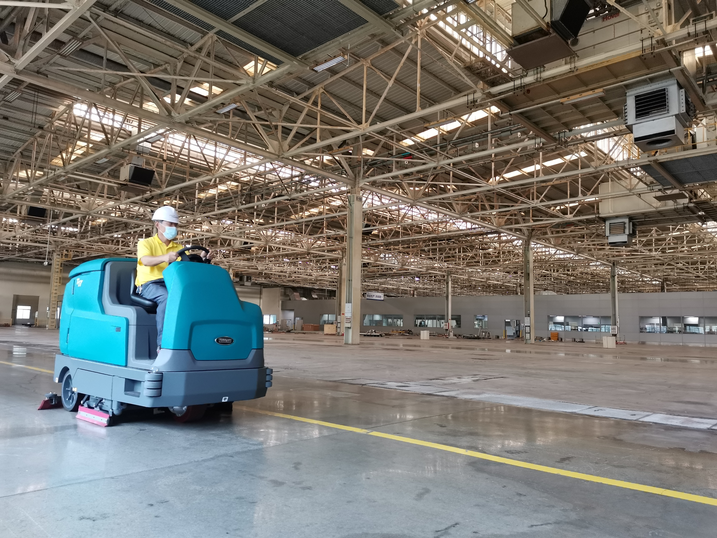 不同工廠適合用什么類型的洗地機(jī)？